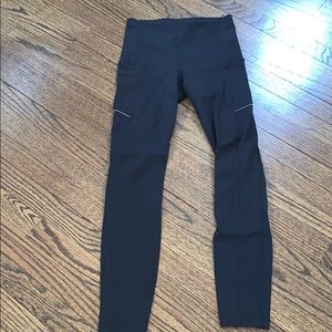 Lululemon size 4 with side pockets